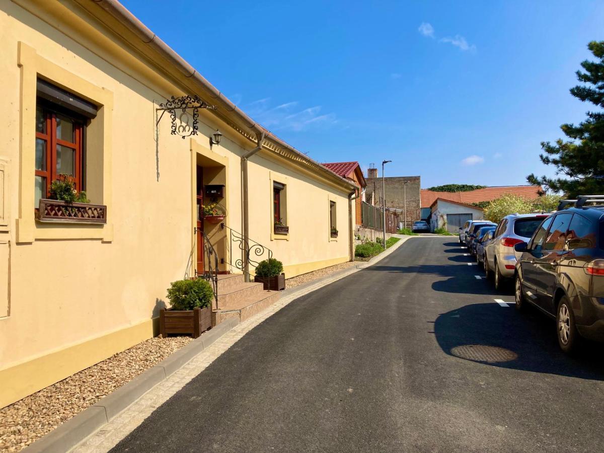 Guesthouse Mikulas Mikulov - Free Parking In The City Center 외부 사진