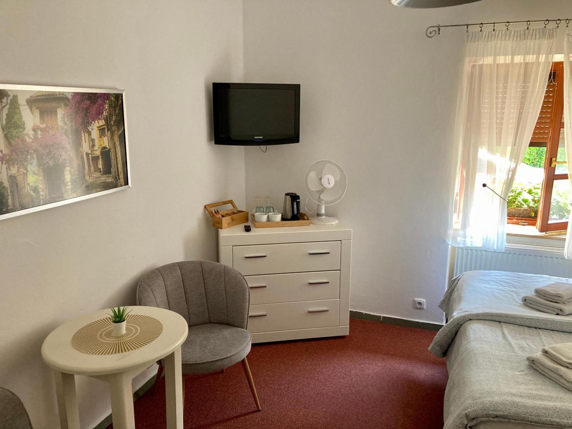 Guesthouse Mikulas Mikulov - Free Parking In The City Center 외부 사진